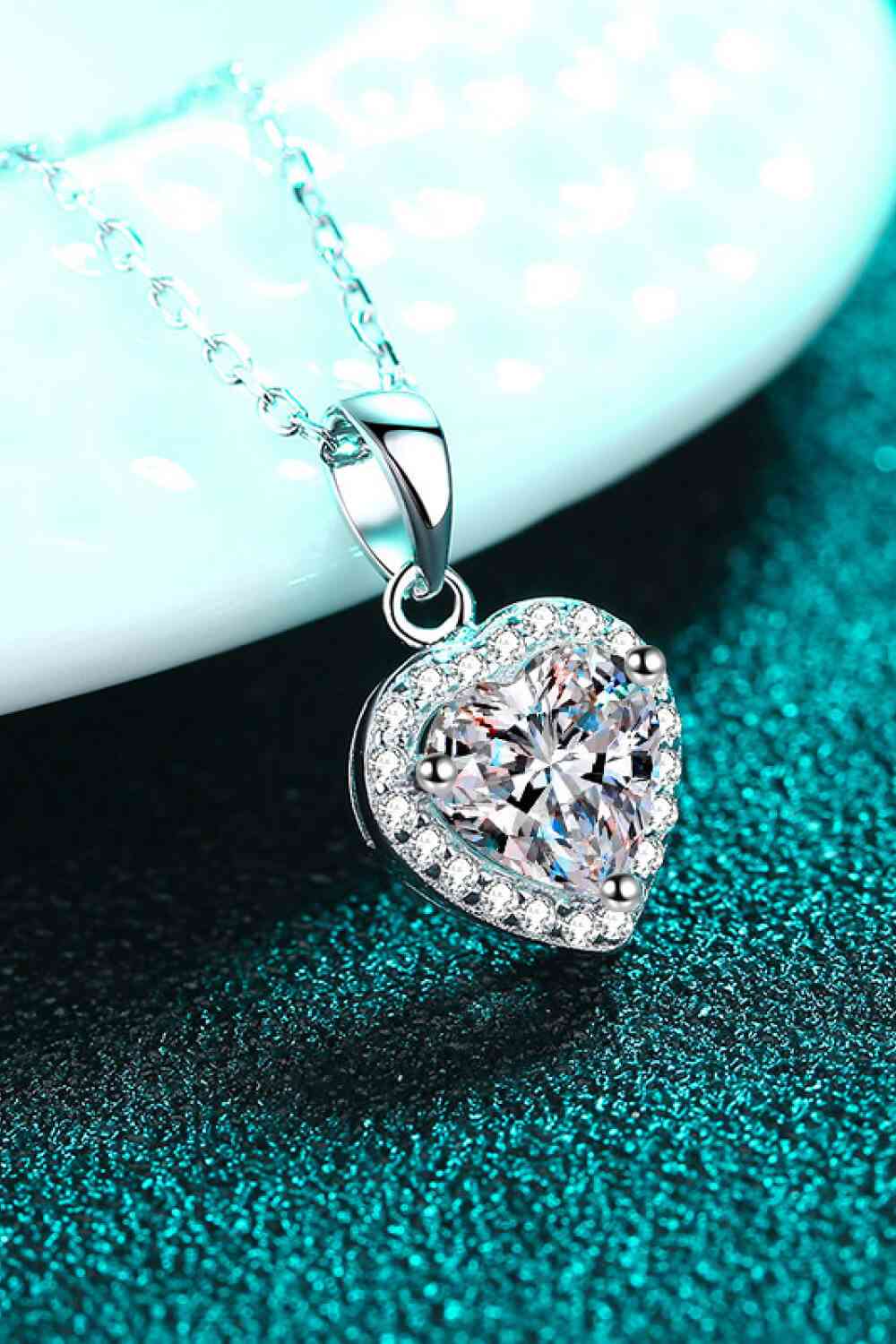 1 Carat Moissanite Heart Pendant Chain Necklace - lolaluxeshop