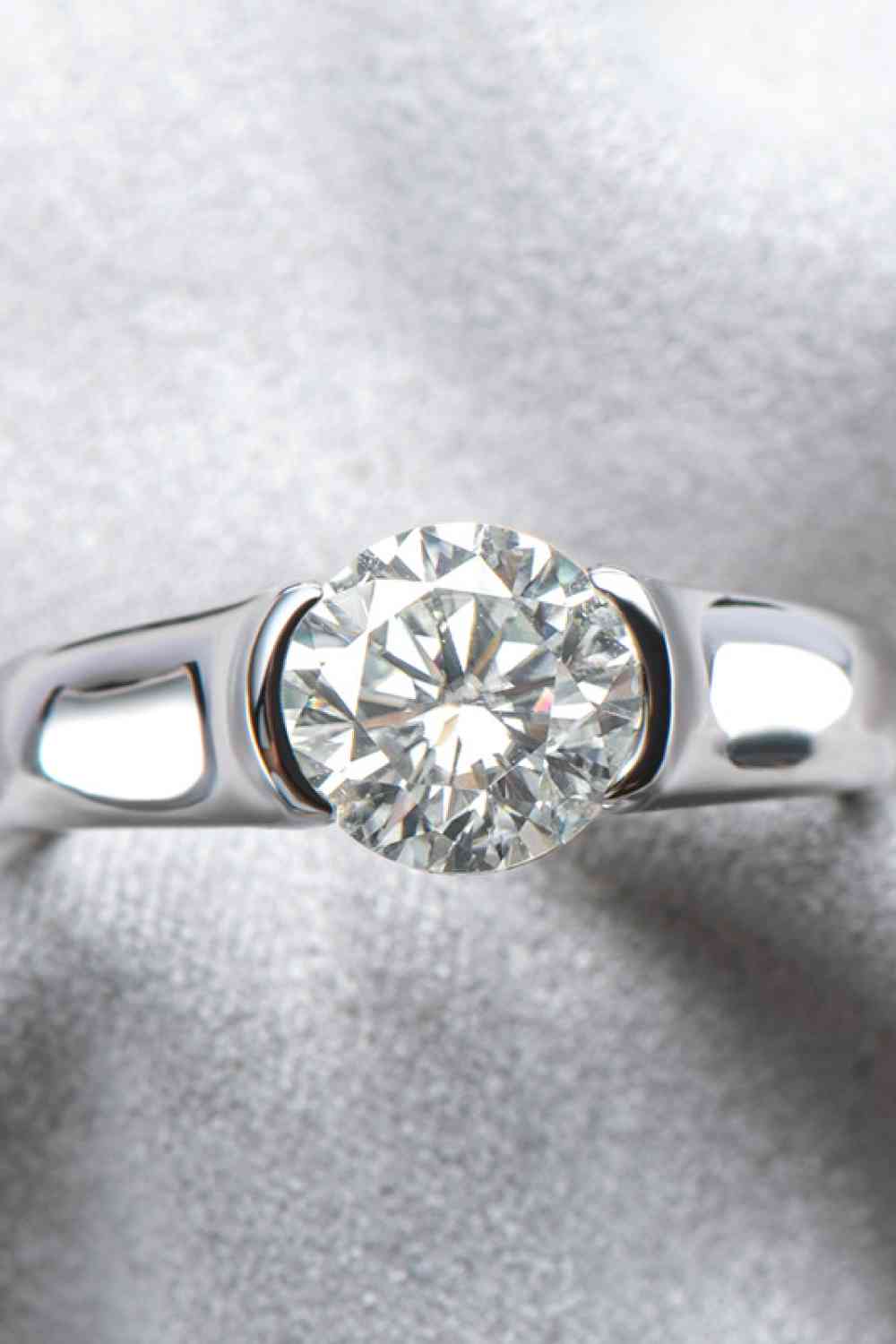 Looking Good 2 Carat Moissanite Platinum-Plated Ring - lolaluxeshop