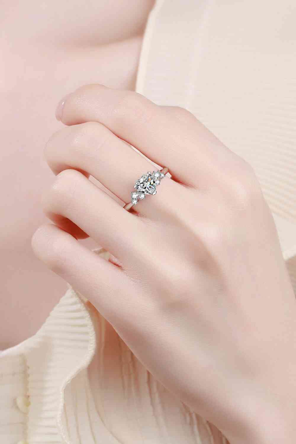 1 Carat Moissanite Heart Ring - lolaluxeshop