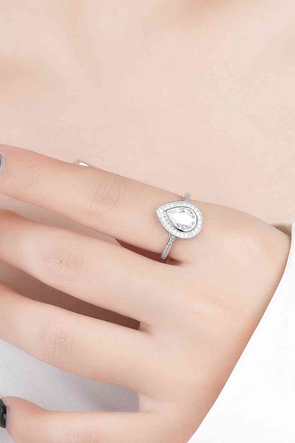 925 Sterling Silver Teardrop Moissanite Ring - lolaluxeshop