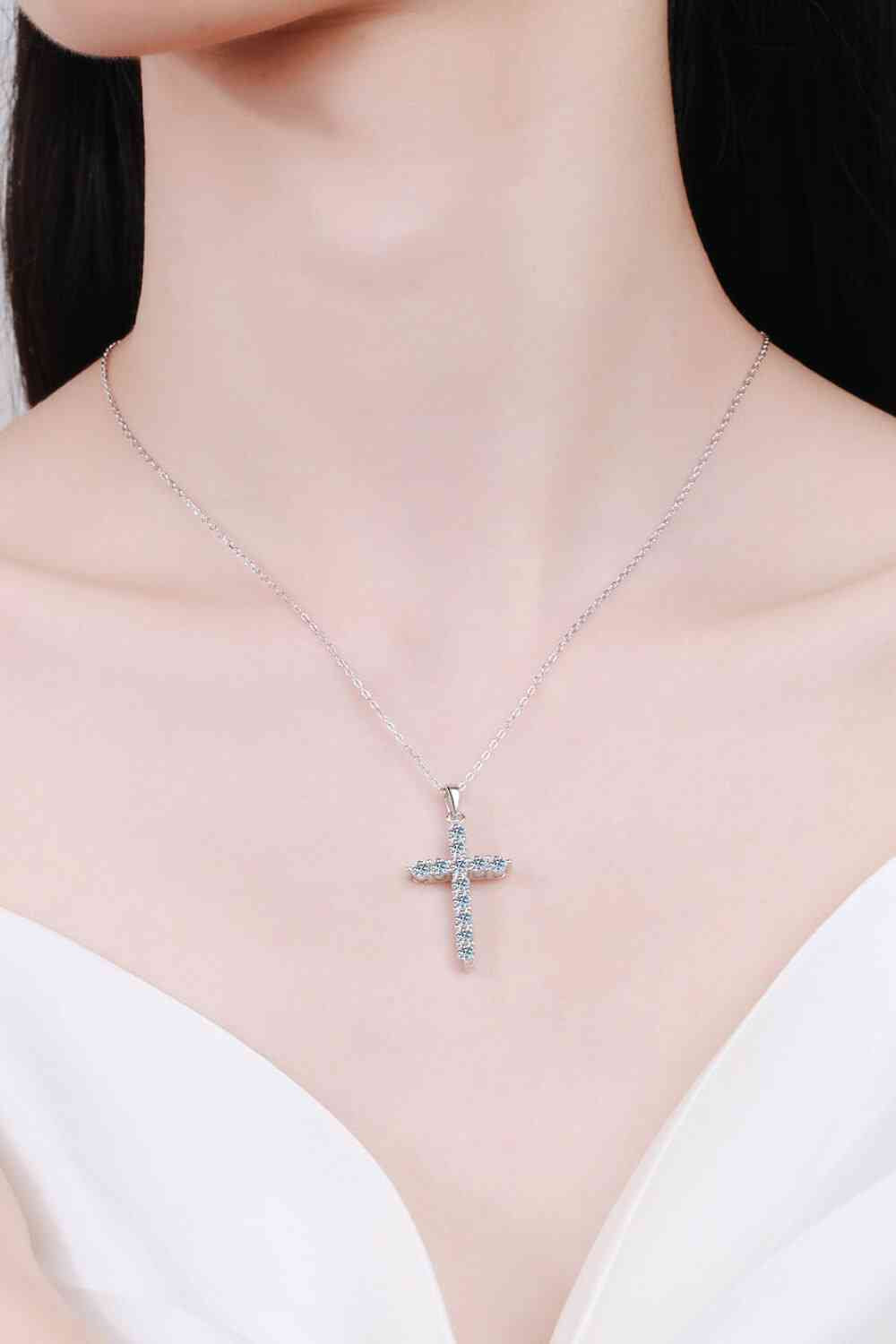 Moissanite Cross Pendant Chain Necklace - lolaluxeshop