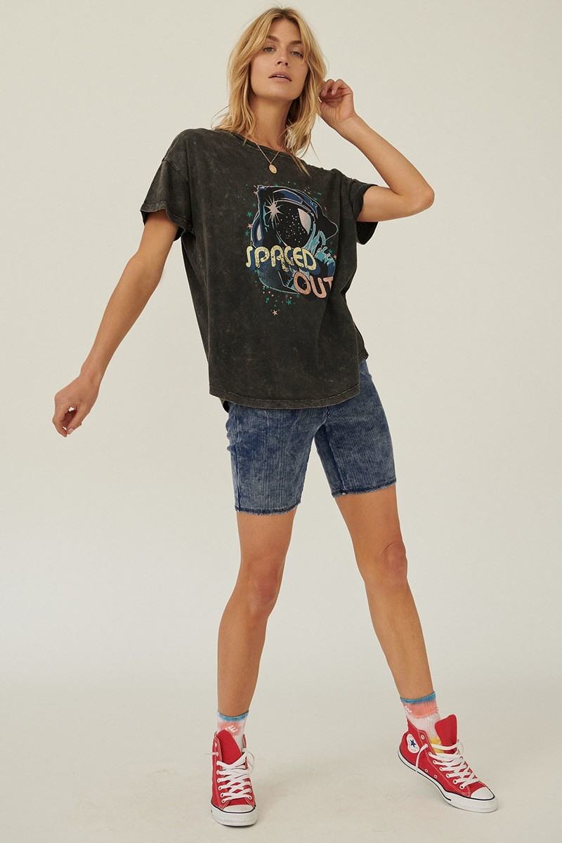 A Mineral Washed Graphic T-shirt - LOLA LUXE