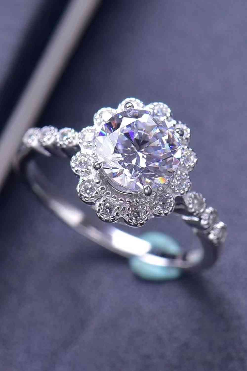 1.5 Carat Moissanite Floral-Shaped Cluster Ring - lolaluxeshop