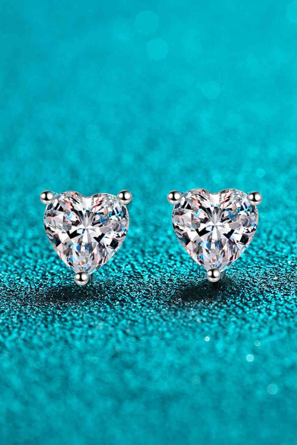 2 Carat Moissanite Heart-Shaped Stud Earrings - lolaluxeshop