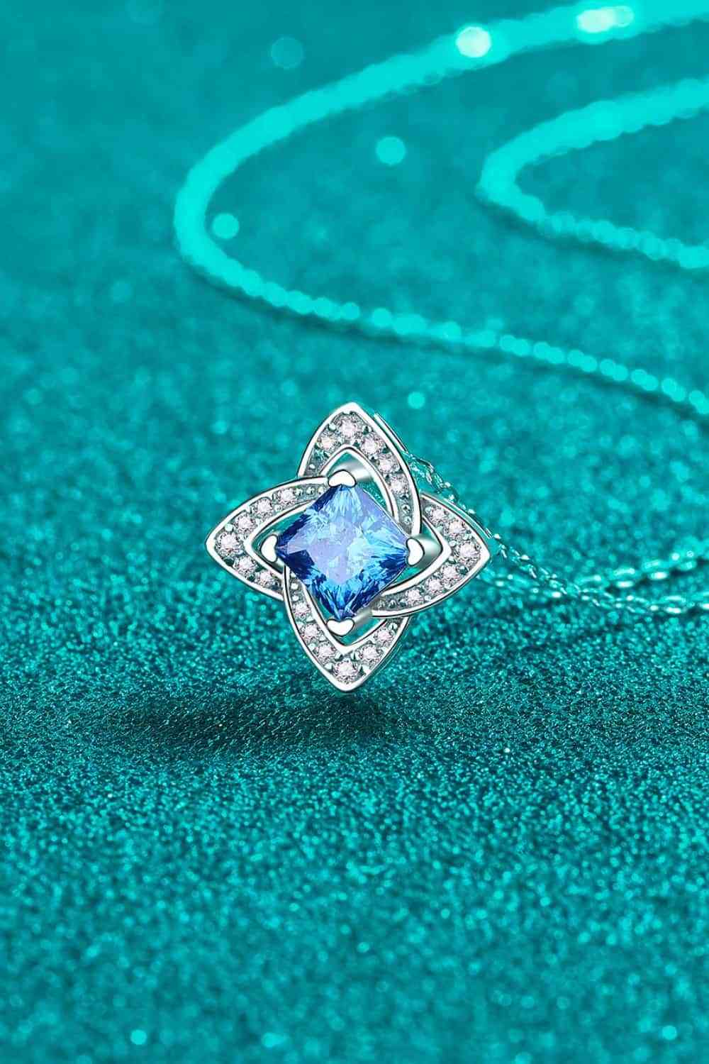 1 Carat Moissanite Floral Pendant Necklace - lolaluxeshop