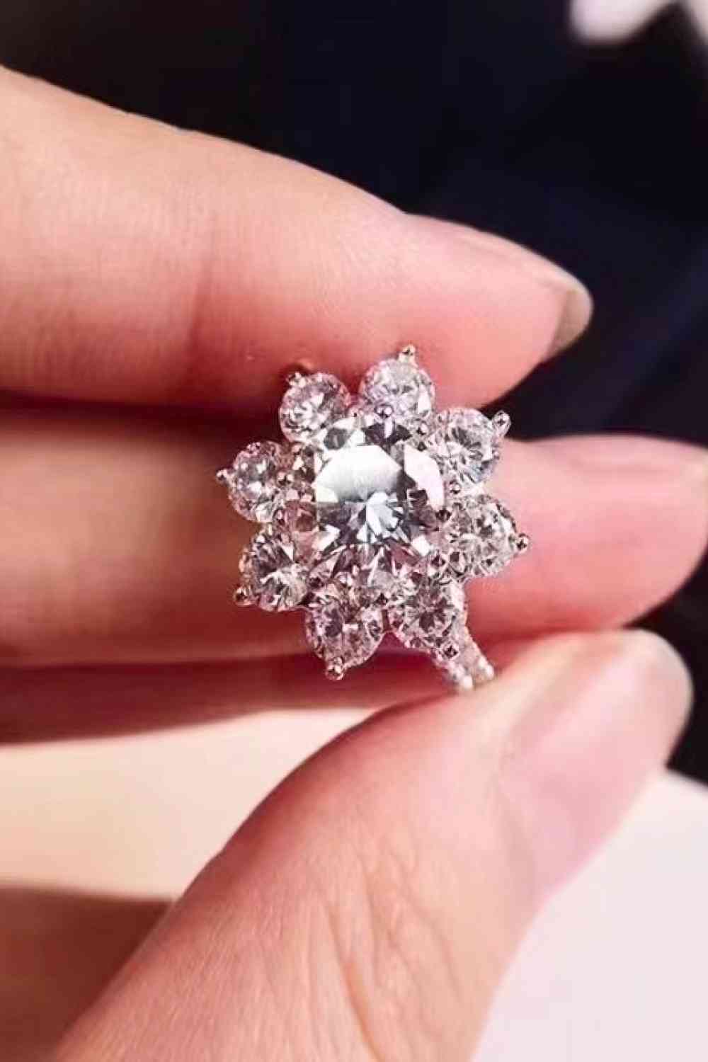 1 Carat Moissanite Flower Ring - lolaluxeshop