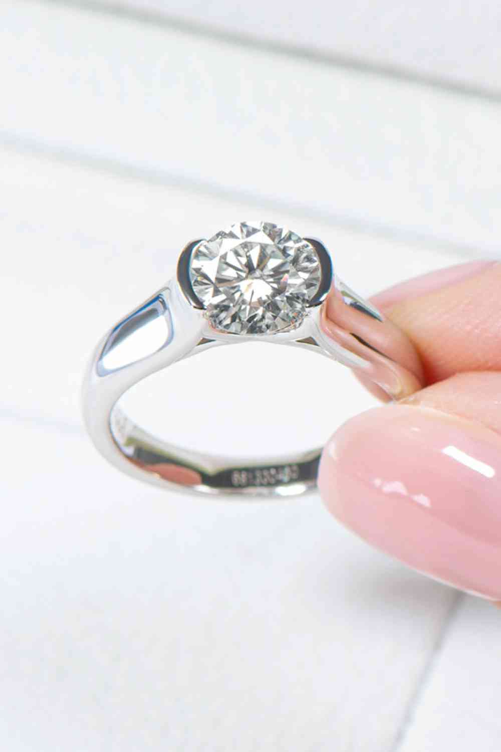 Looking Good 2 Carat Moissanite Platinum-Plated Ring - lolaluxeshop