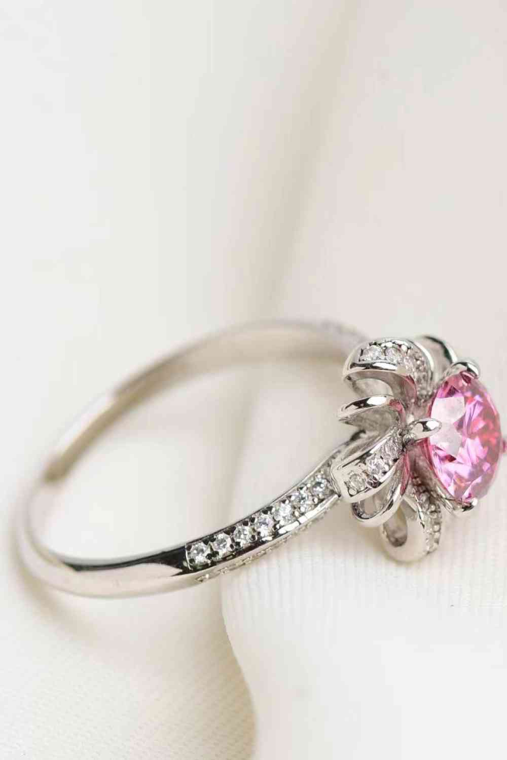 1 Carat Moissanite Flower-Shaped Ring - lolaluxeshop