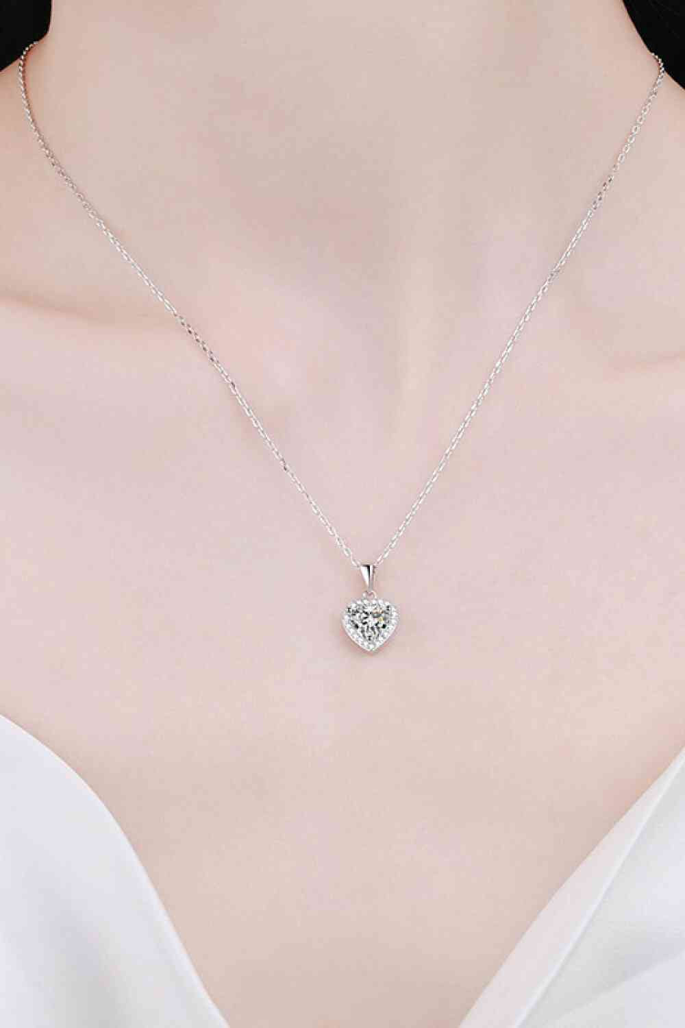 1 Carat Moissanite Heart Pendant Chain Necklace - lolaluxeshop