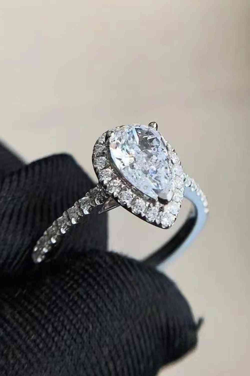 2 Carat Moissanite Teardrop Cluster Ring - lolaluxeshop