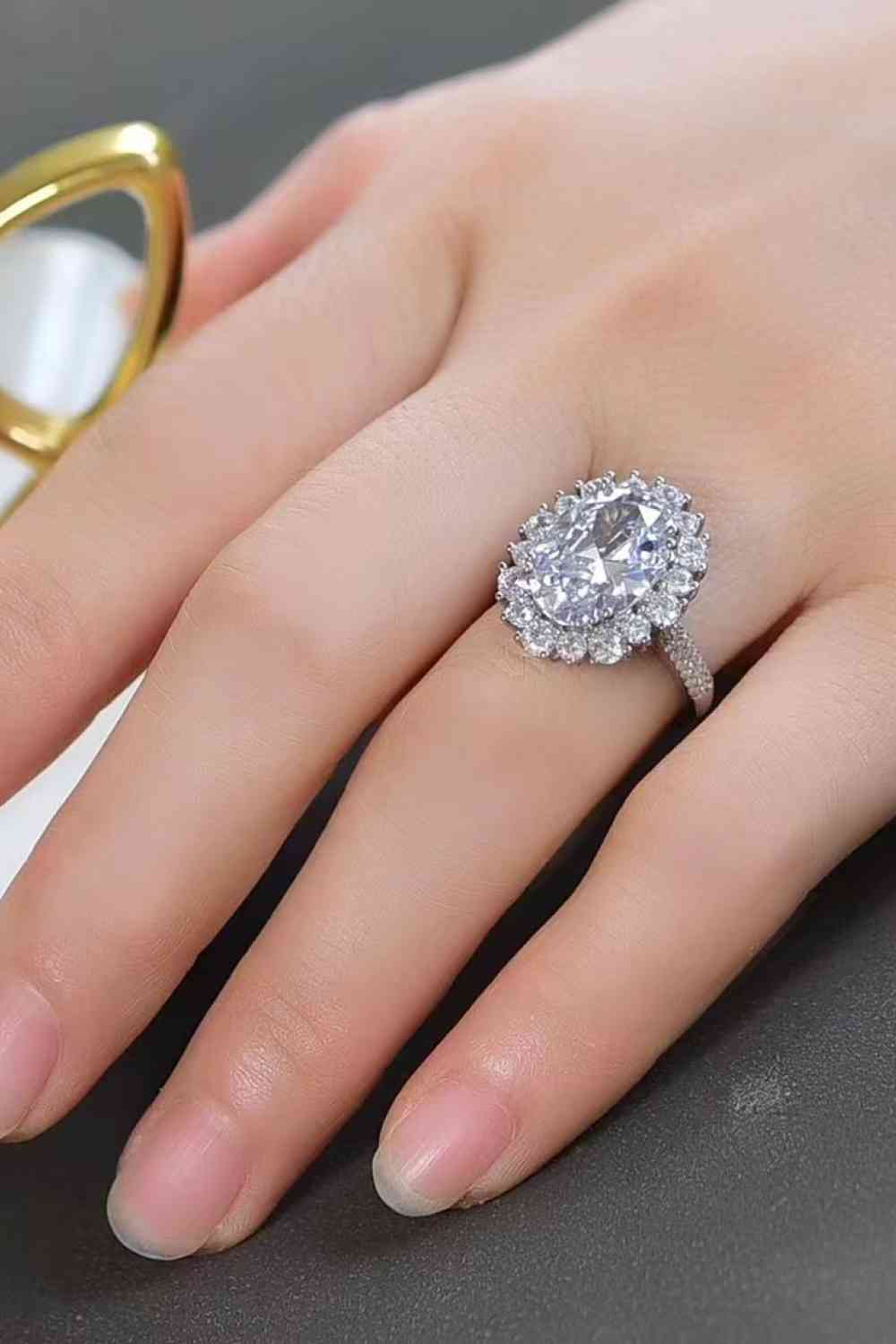 8 Carat Oval Moissanite Ring - lolaluxeshop