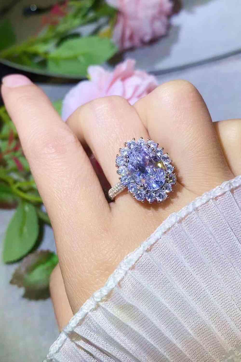 8 Carat Oval Moissanite Ring - lolaluxeshop