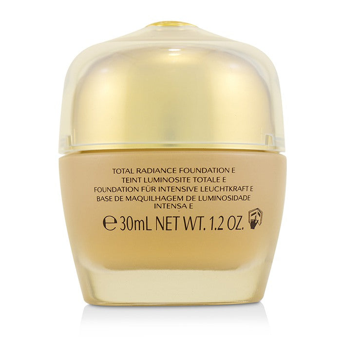 SHISEIDO - Future Solution LX Total Radiance Foundation SPF15 30ml/1.2oz - LOLA LUXE