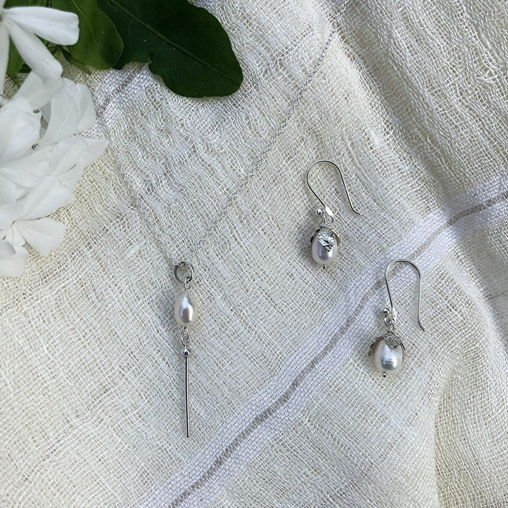 Freshwater Pearl Teardrop Earrings - LOLA LUXE