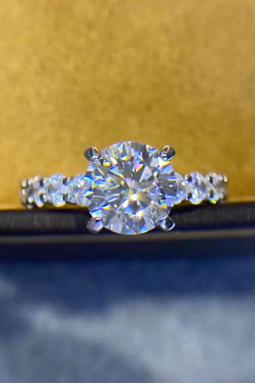 2 Carat 4-Prong Moissanite Ring - lolaluxeshop