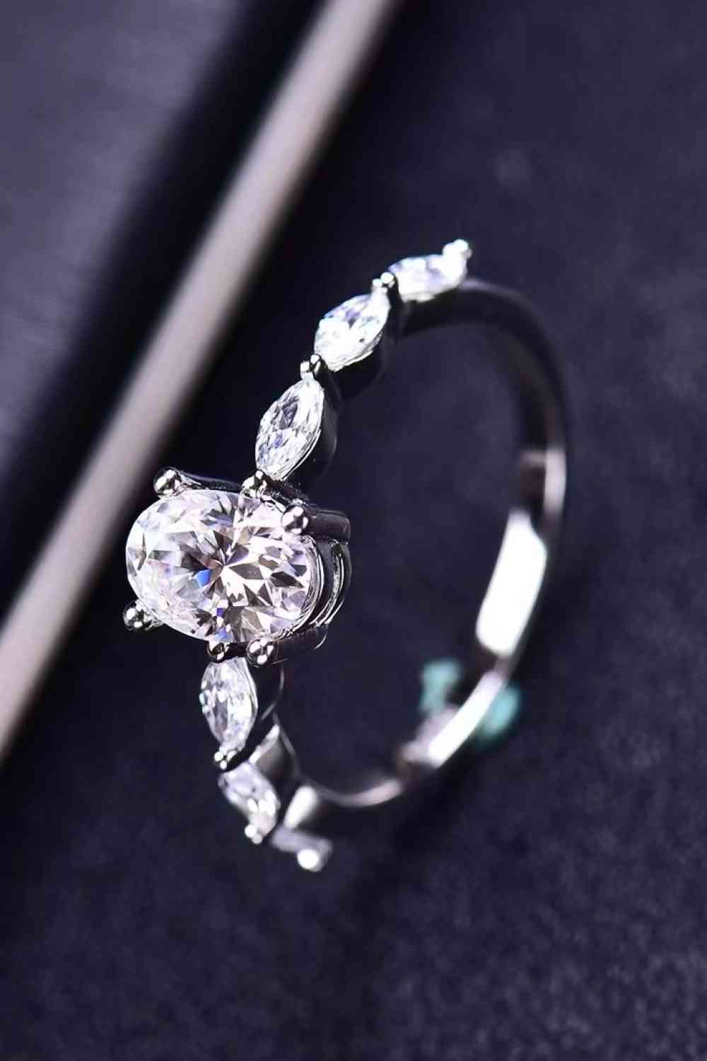 1 Carat Moissanite Oval Ring - lolaluxeshop