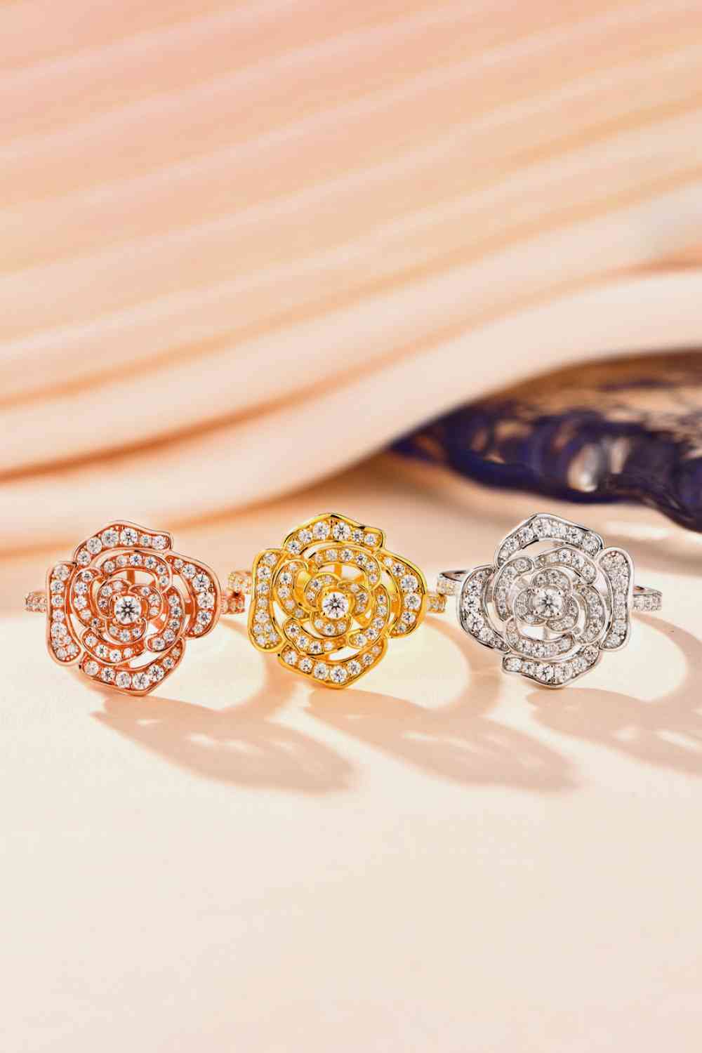 Moissanite Flower Shape Ring - lolaluxeshop