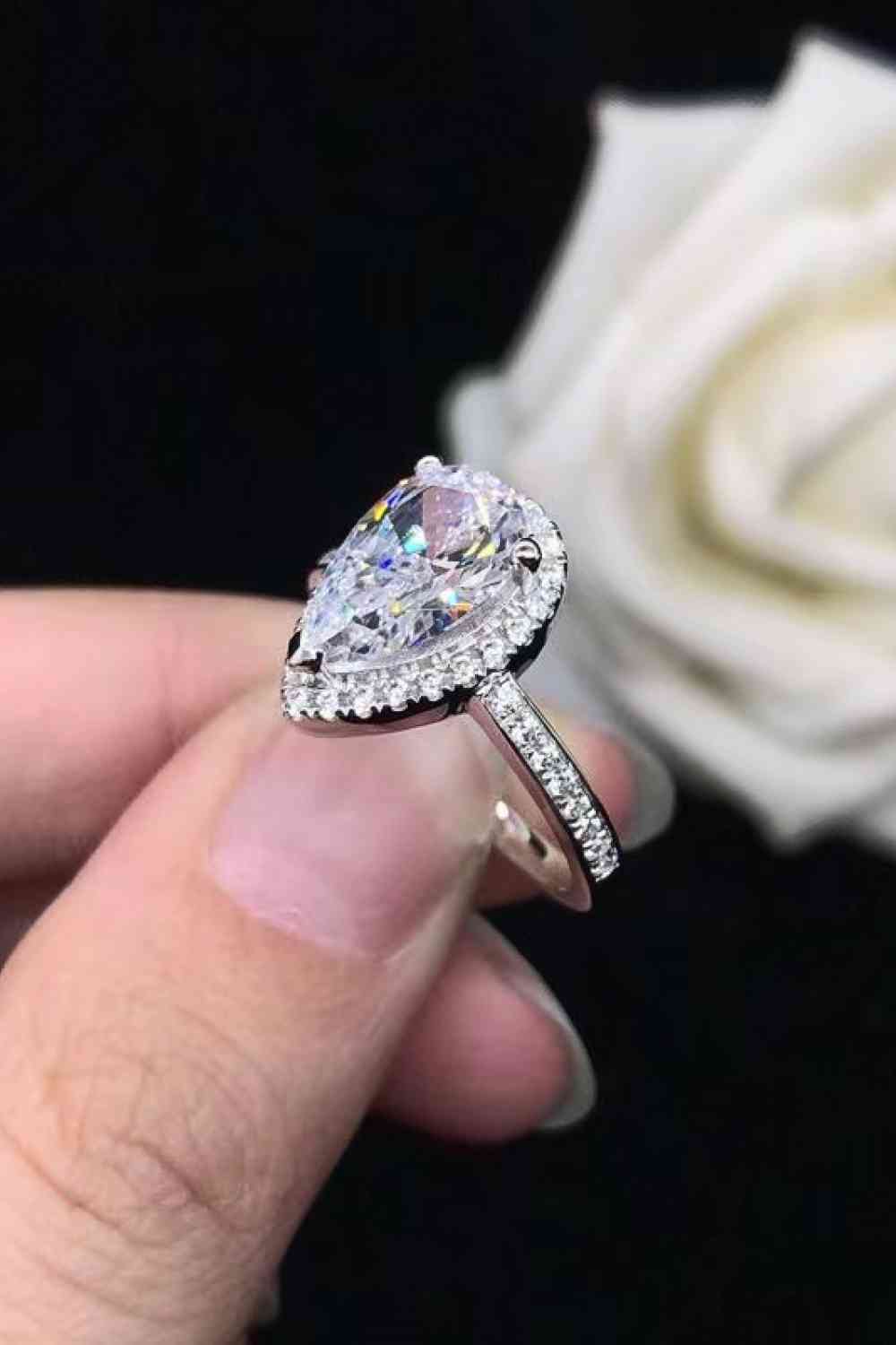 2 Carat Moissanite Teardrop Cluster Ring - lolaluxeshop