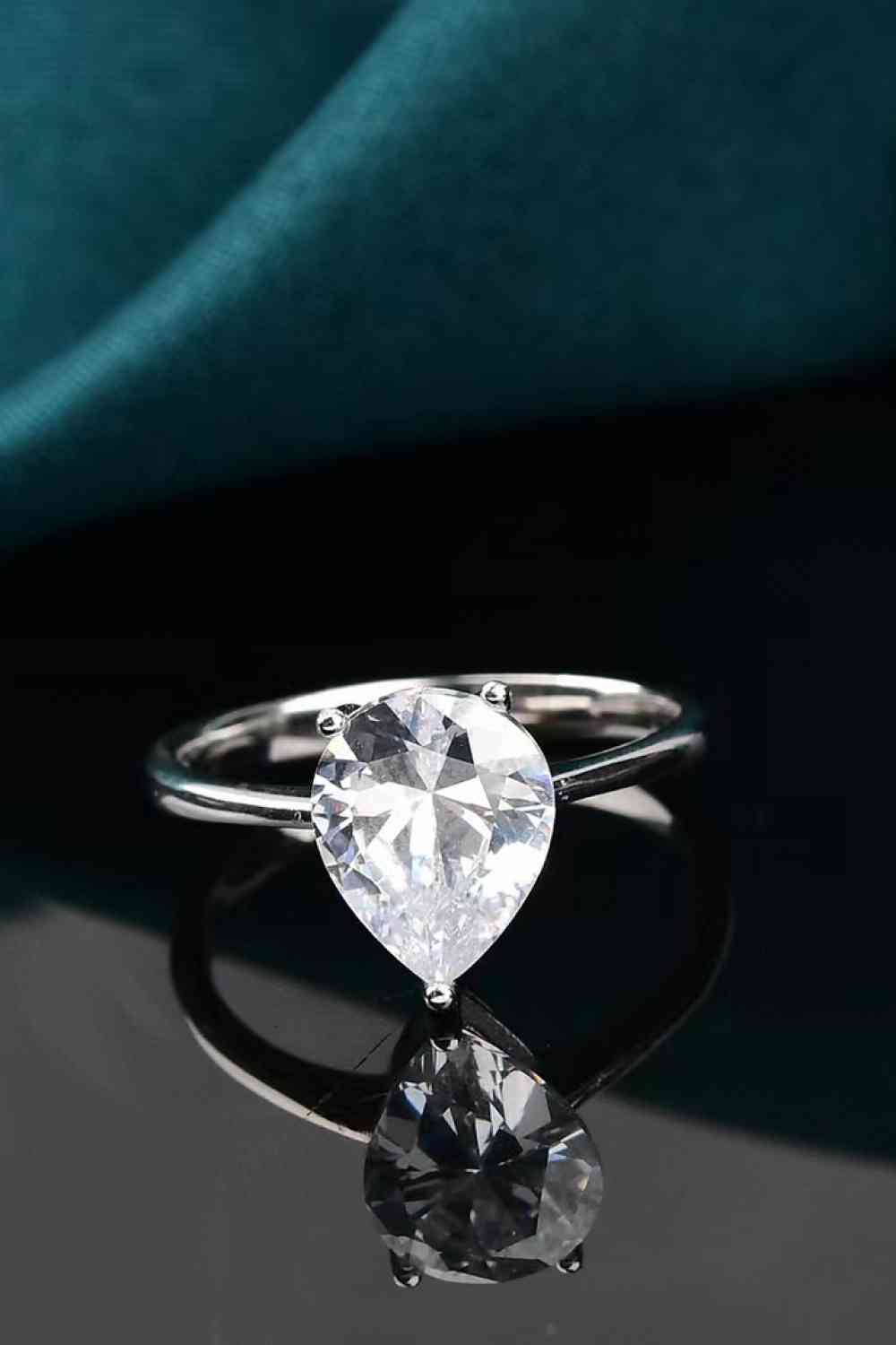 Classic Teardrop 2 Carat Moissanite Ring - lolaluxeshop