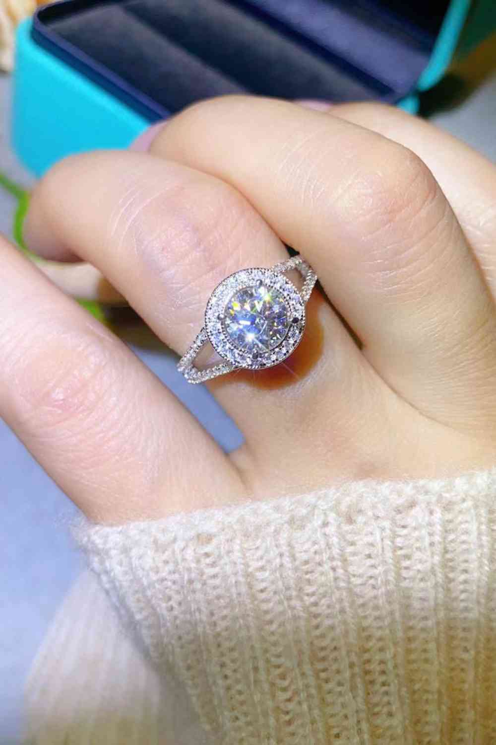 Shiny and Chic 1 Carat Moissanite Ring - lolaluxeshop