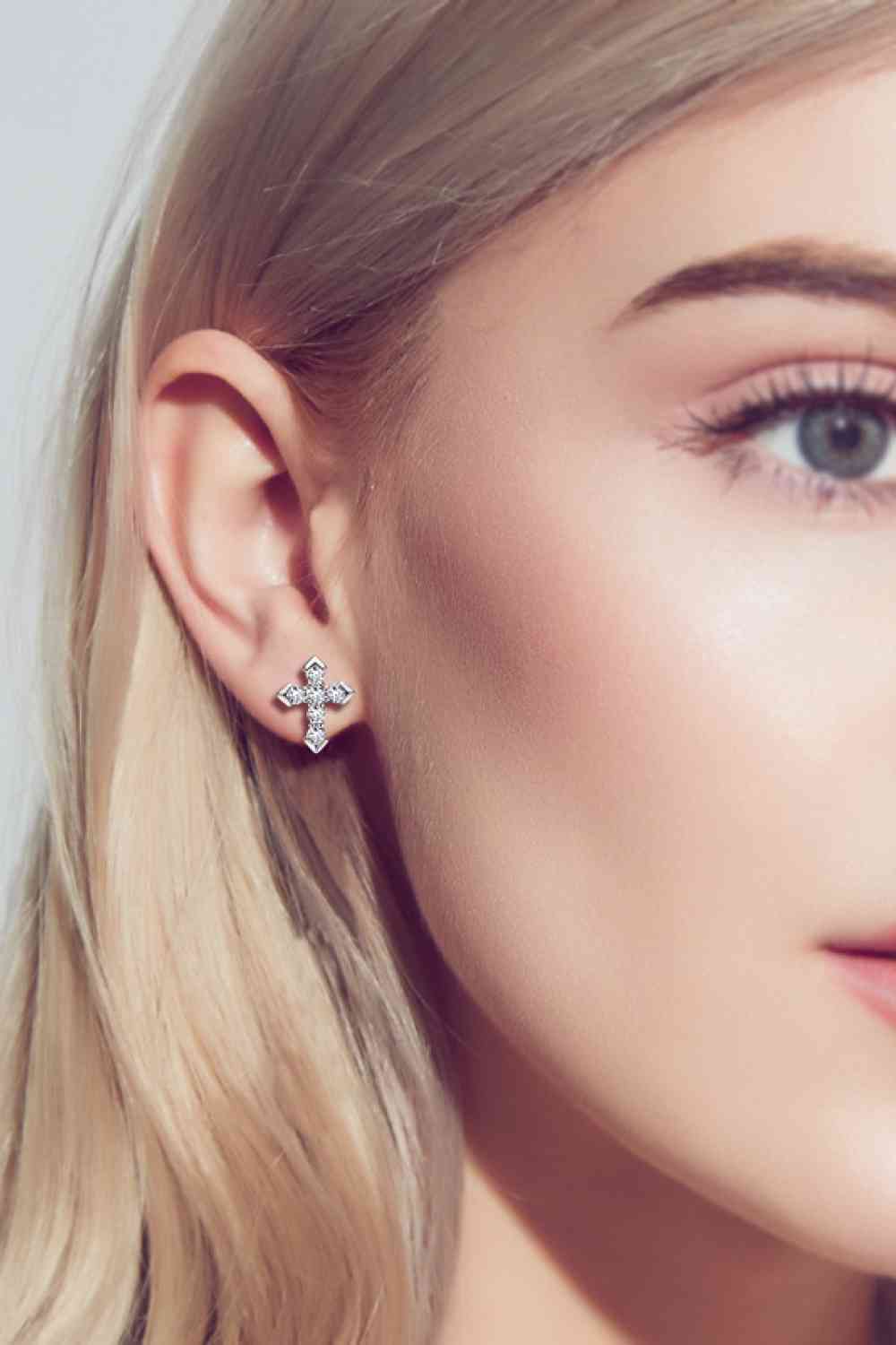 Moissanite Cross Stud Earrings - lolaluxeshop