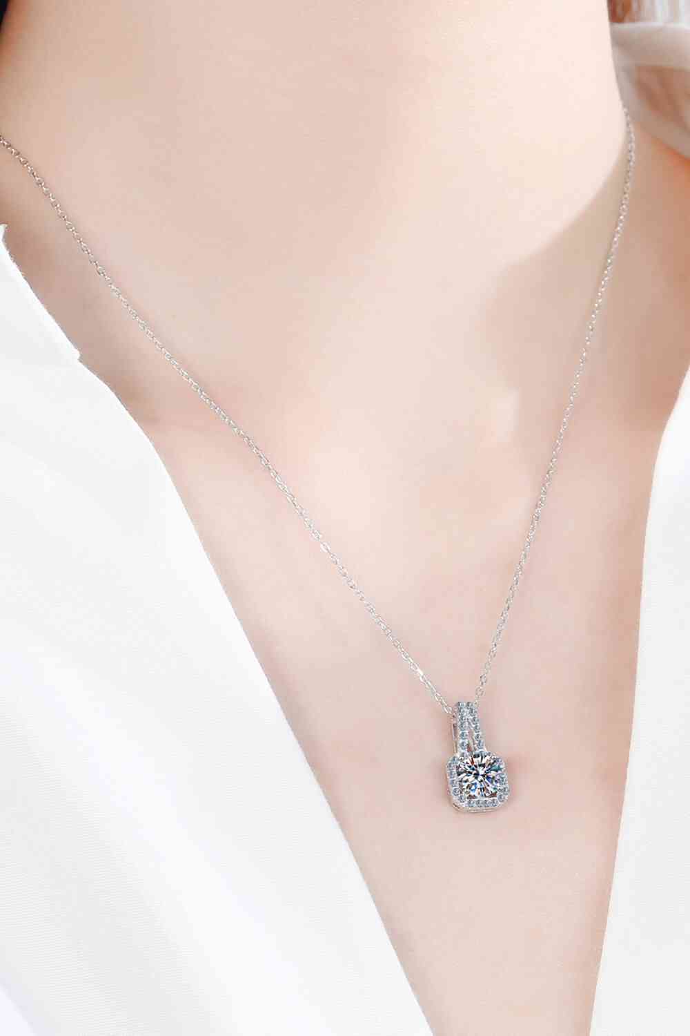 Look Amazing 2 Carat Moissanite Pendant Necklace - lolaluxeshop