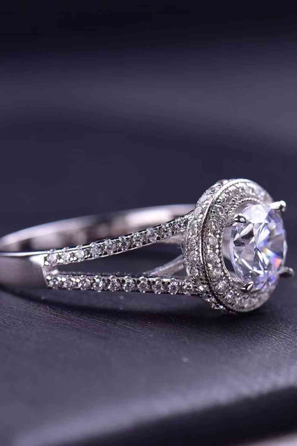 Shiny and Chic 1 Carat Moissanite Ring - lolaluxeshop