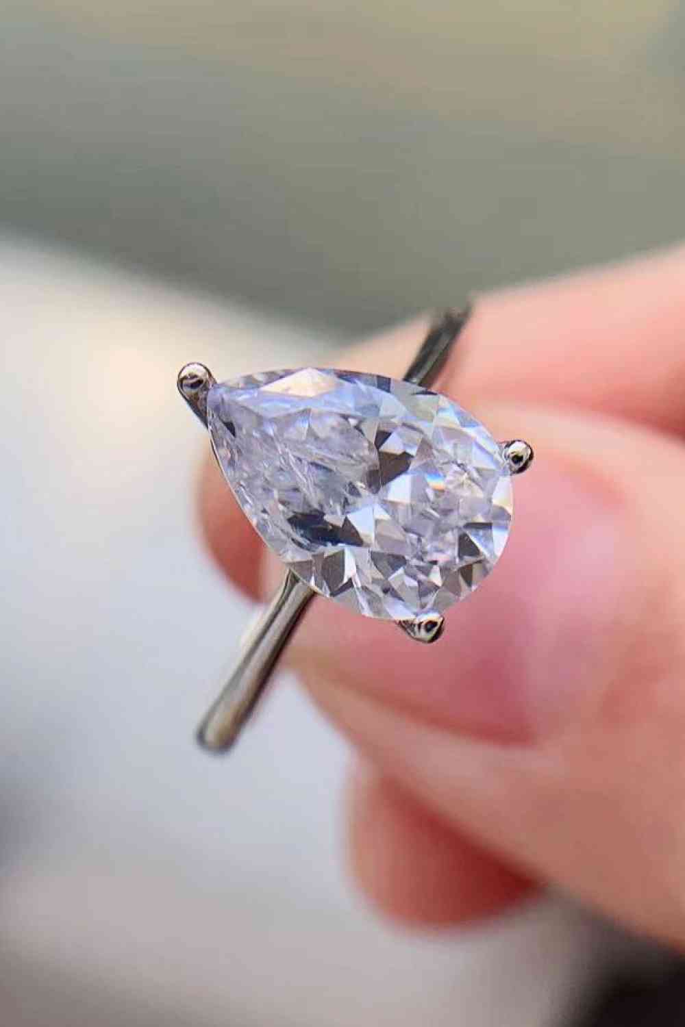 Classic Teardrop 2 Carat Moissanite Ring - lolaluxeshop