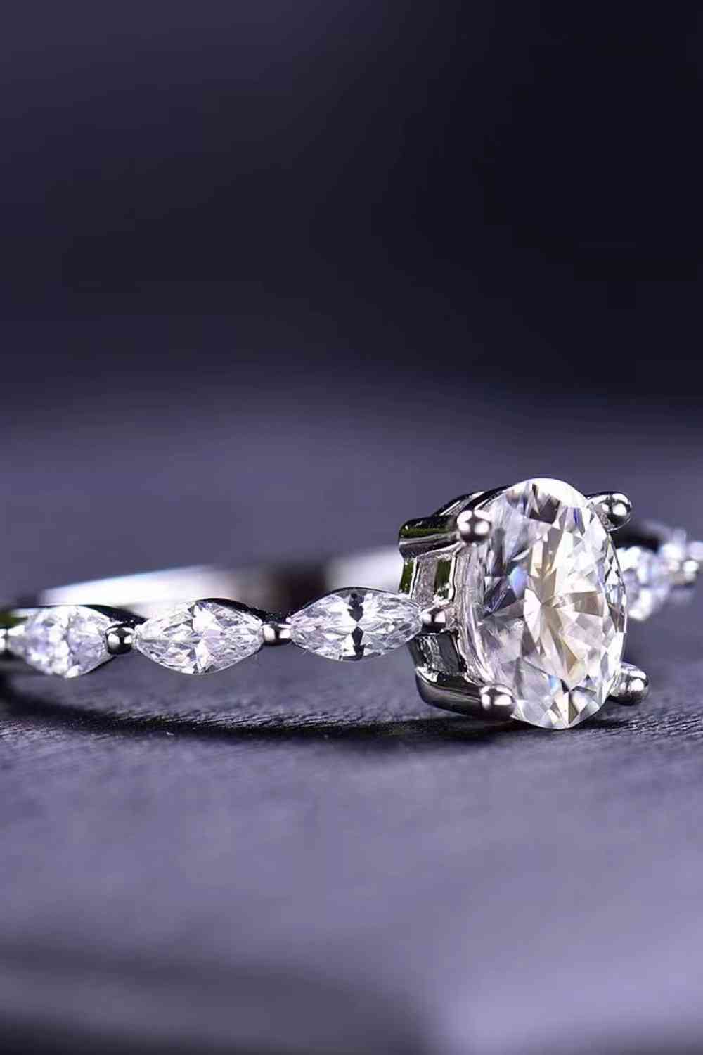 1 Carat Moissanite Oval Ring - lolaluxeshop