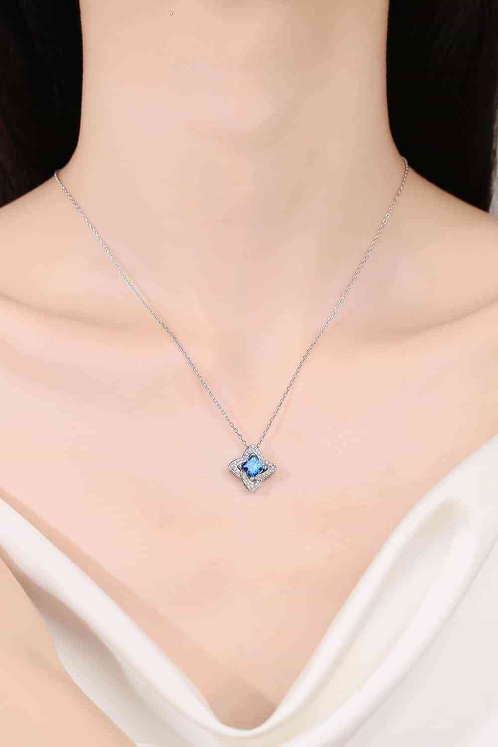 1 Carat Moissanite Floral Pendant Necklace - lolaluxeshop