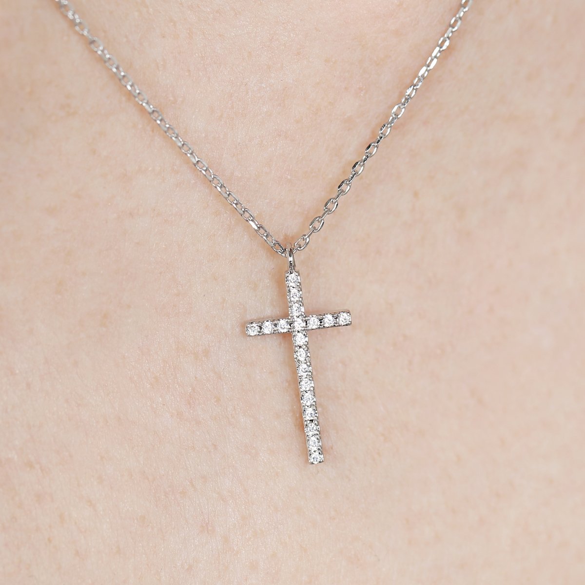 Hdnb1n242 - Zircon Cross Pendant Necklace - LOLA LUXE