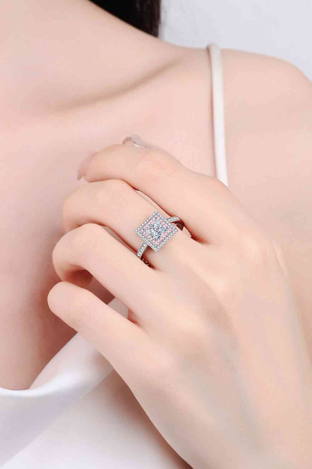 Stay Elegant 1 Carat Moissanite Ring - lolaluxeshop