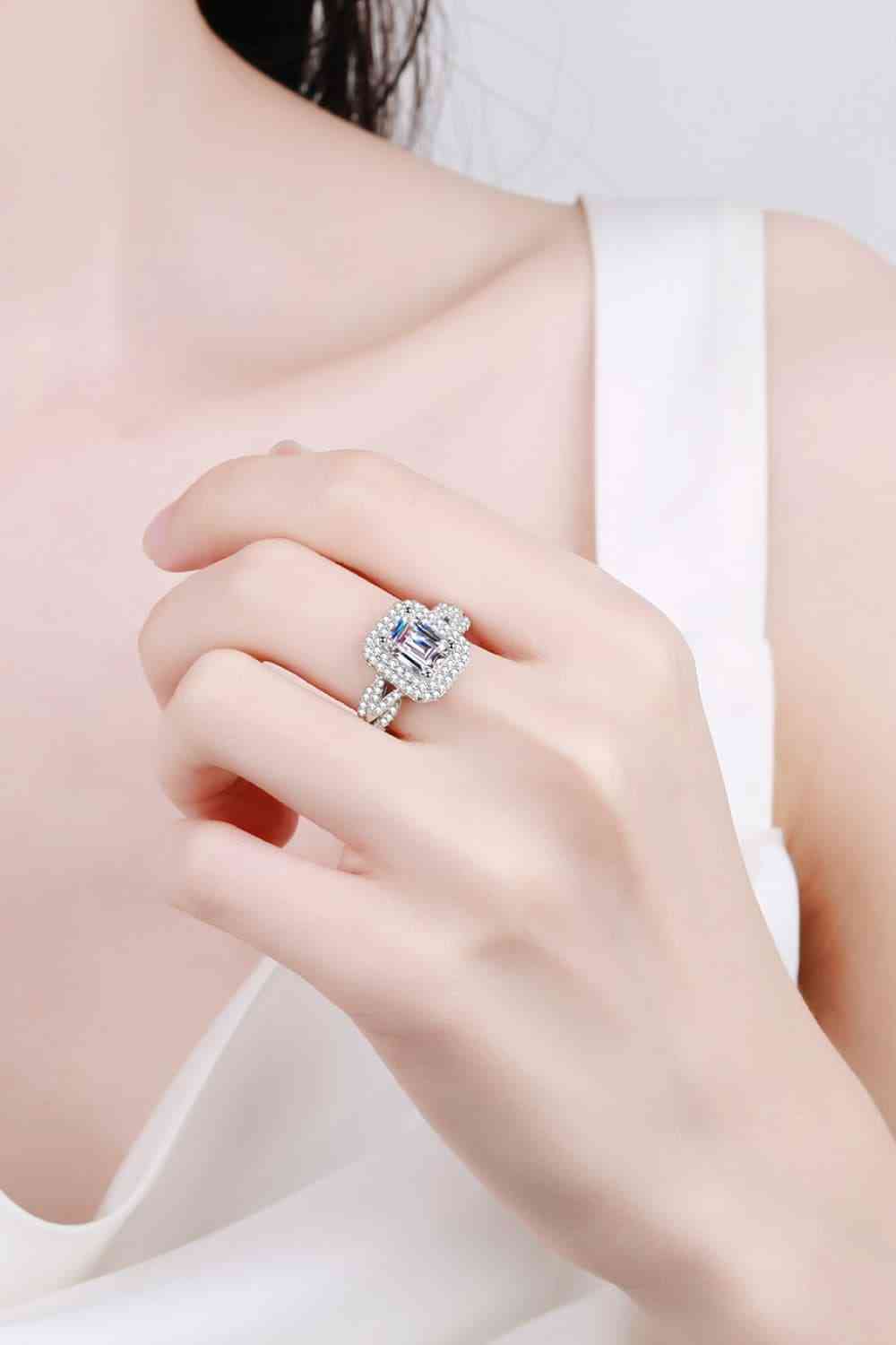 Can't Stop Your Shine 2 Carat Moissanite Ring - lolaluxeshop