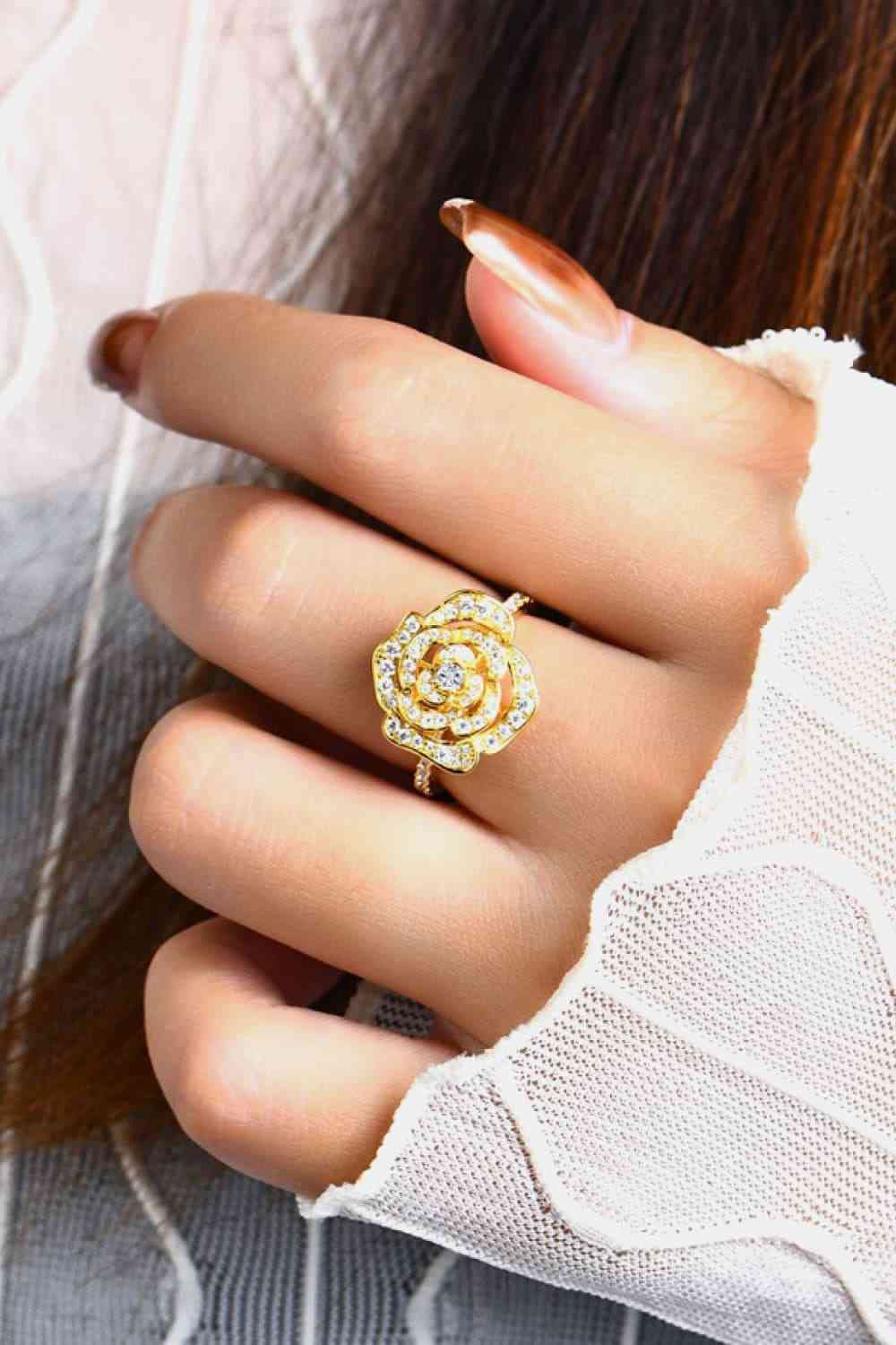 Moissanite Flower Shape Ring - lolaluxeshop