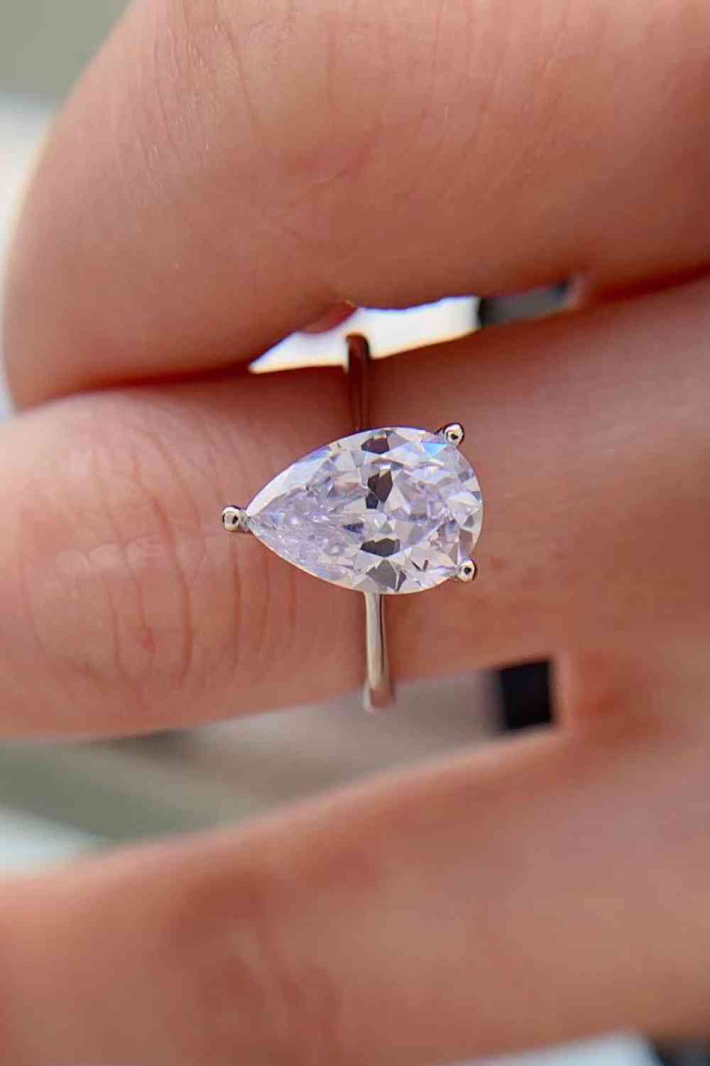 Classic Teardrop 2 Carat Moissanite Ring - lolaluxeshop